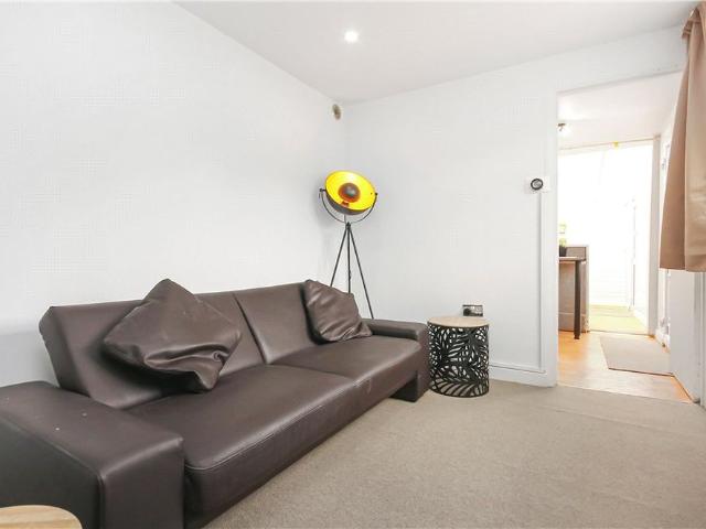 Coppermill Road, Wraysbury, Staines upon Thames, Berkshire, TW19 5NS