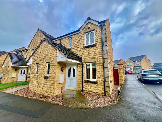 Coppice Drive, Huddersfield 2 bed end of terrace house to rent £800 pcm £185 pw