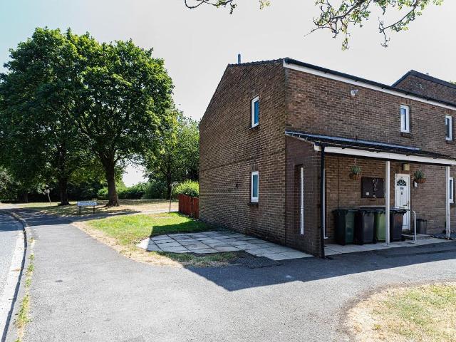 Coppice Drive, Huddersfield HD4, 2 bed flat to rent, £750 pcm | PrimeLocation