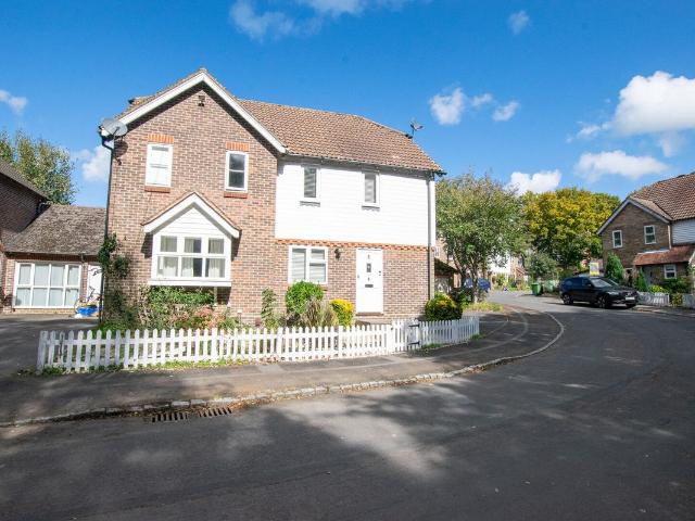 Coppice View, Heathfield TN21, 1 bed property to rent, £1,100 pcm | PrimeLocation