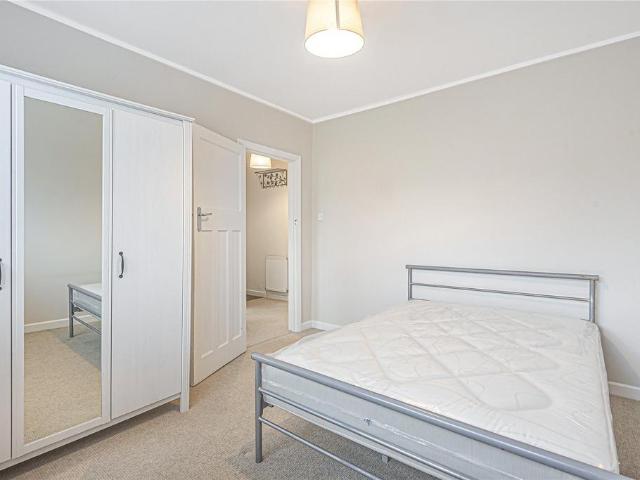Copse Lane, Marston, Oxford, OX3 2 bed flat to rent £1,600 pcm £369 pw