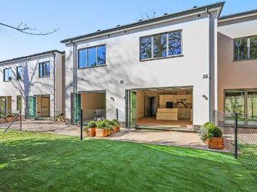 Copsem lane, Esher KT10 2 bed ground floor flat to rent £3,250 pcm £750 pw