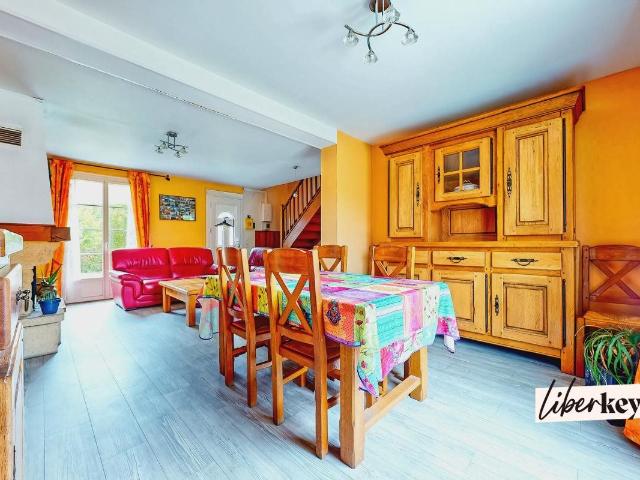 Coquette maison familiale à Baillet en France, proche des ax. 104m² Baillet en France