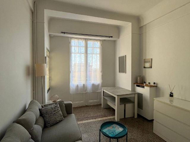 Coquet 2 pièces meublé au calme vu sur jardin 2 balcons Nice nord quartier des poètes