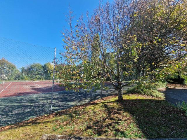 Coquet T2 meublé au coeur d'une residence arborée tennis, c