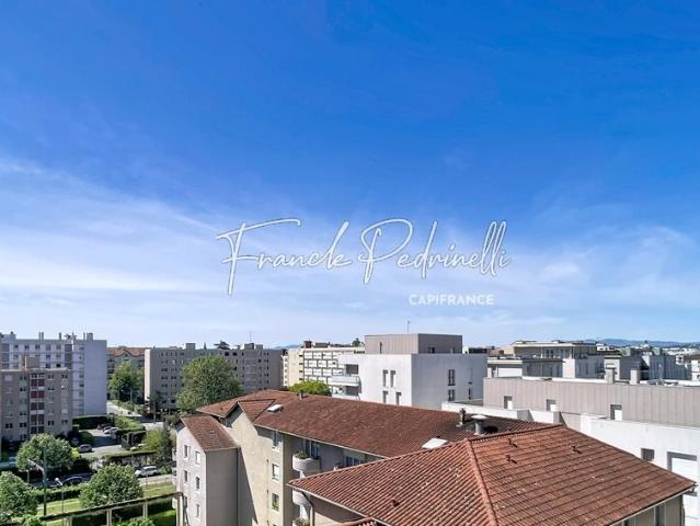 Coquet T3 74 m² Vue dégagée, avec Cave et parking VILLEURBAN. 74m² Villeurbanne