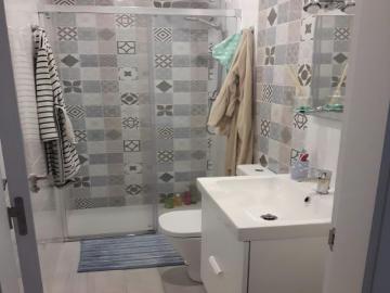 ? Coqueto piso con patio privado en Calle Sol | Centro de Granada | Comunidad incluida | DLR 566
