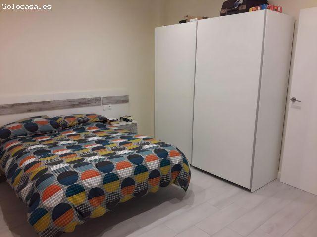 ? Coqueto piso con patio privado en Calle Sol | Centro de Granada | Comunidad incluida | DLR 566