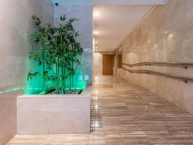 Coqueto Piso para entrar a vivir de 3 dormitorios y 2 baños junto a Parque Arabial!