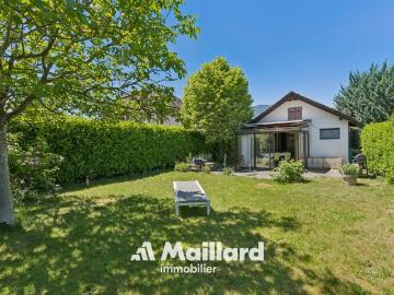 Cortaillod – freistehendes Dorfhaus mit Garage