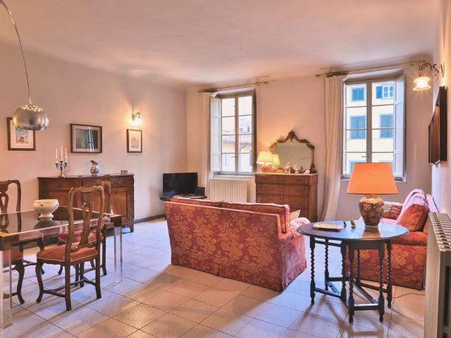 Corte Dei Portici, Lucca Amsterdam Apartments for Rent