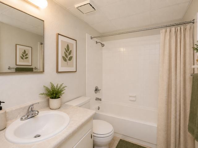Cortez Plaza Apartments 2 Bedroom Apartment for Rent at 4507 9th St W, Bayshore Gardens, FL 34207 Oneco