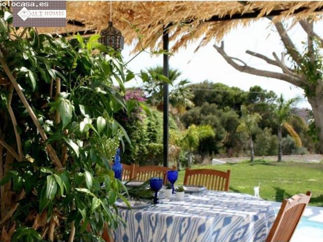 CORTIJO ANDALUZ CON COMODIDADES DE LUJO UN OASIS CERCA DEL MAR A LOS PIES DE SIERRA BERMEJA