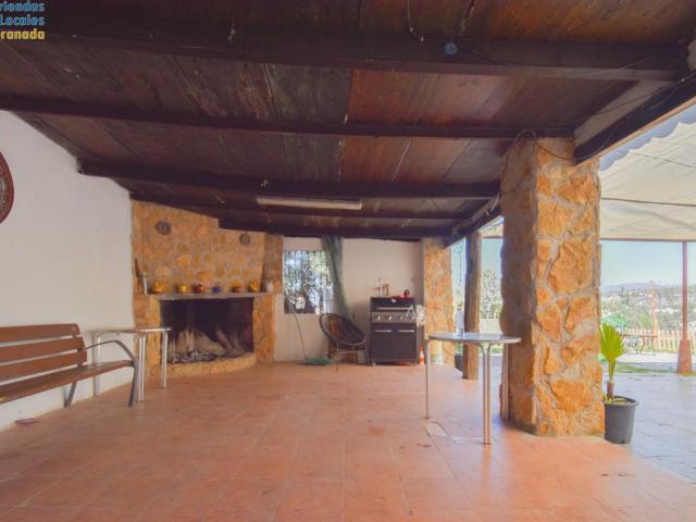 CORTIJO CON FINCA DE OLIVOS