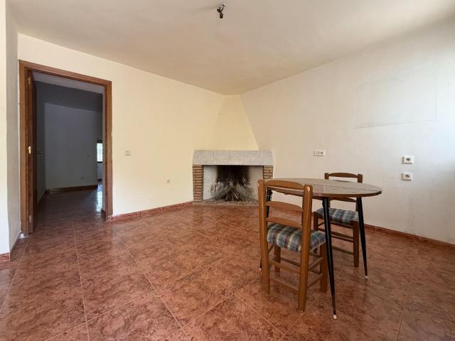 Cortijo con olivos en Agrupación de Mogón