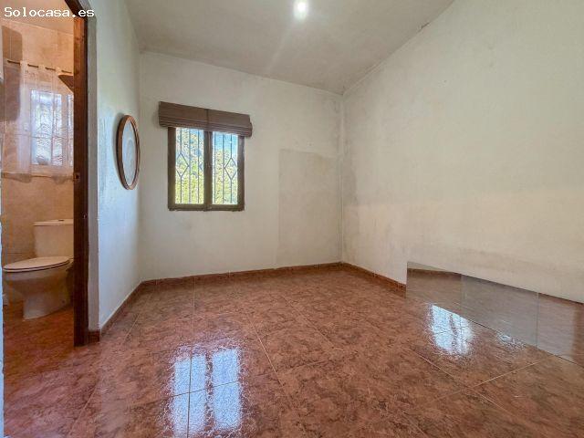 Cortijo con olivos en Agrupación de Mogón