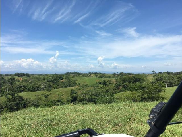 Cortijo de alto standing de 10240000 m2 en venta Caucasia, Departamento de Antioquia