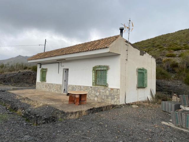 CORTIJO EN SENES
