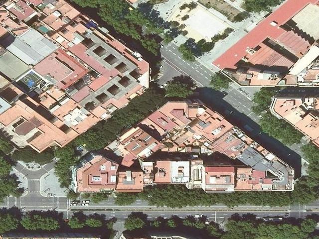 Cortijo en venta en calle D'aldana, Barcelona, de 132 m² 4 habitaciones por 165.000