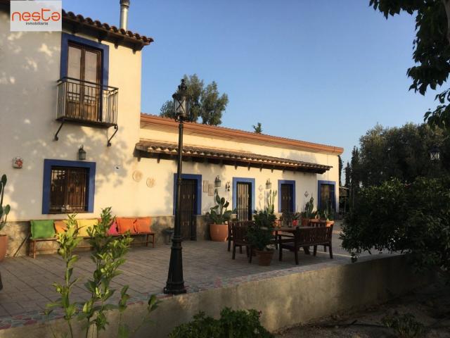 CORTIJO ESPECTACULAR CON JARDINES PUEDE SER PARA CASA RURAL O VIVIENDA HABITUAL