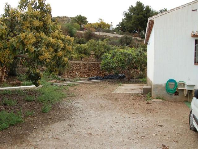 Cortijo for winter rental situated in Frigiliana