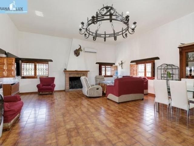 Cortijo grande más finca de 27000 metros
