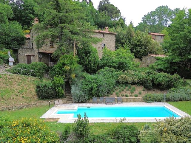 Cortona. Bel casale con piscina 450m² Cortona