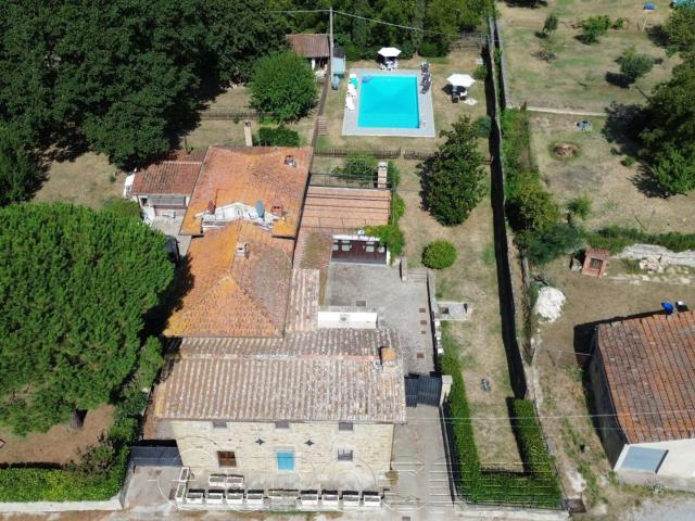 CORTONA. Porzione di casale con piscina 120m² Cortona
