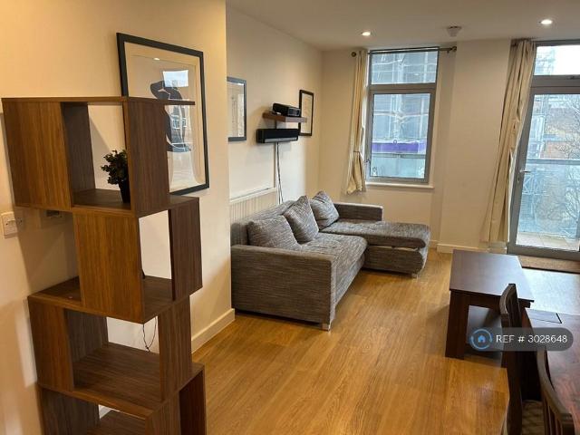 Coral Apartments, London, E14 1 bed flat to rent £1,795 pcm £414 pw