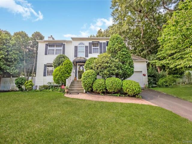 Coram NY 11727 104143062