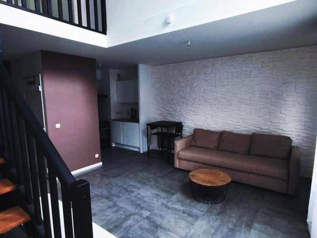 Corbeil Essonnes Duplex 2 pièces lumineux avec place de parking