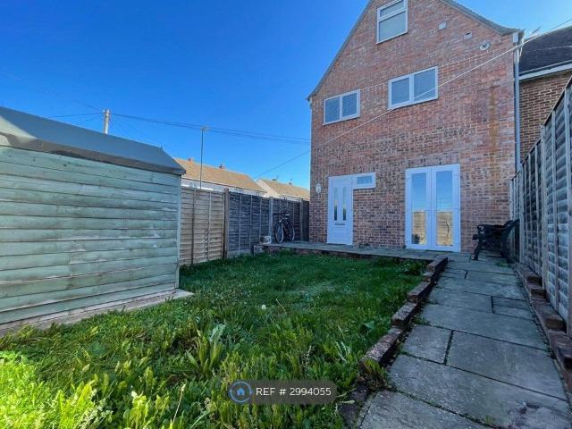 Corbishley Road, Bognor Regis PO22, 1 bed maisonette to rent, £1,100 pcm | PrimeLocation
