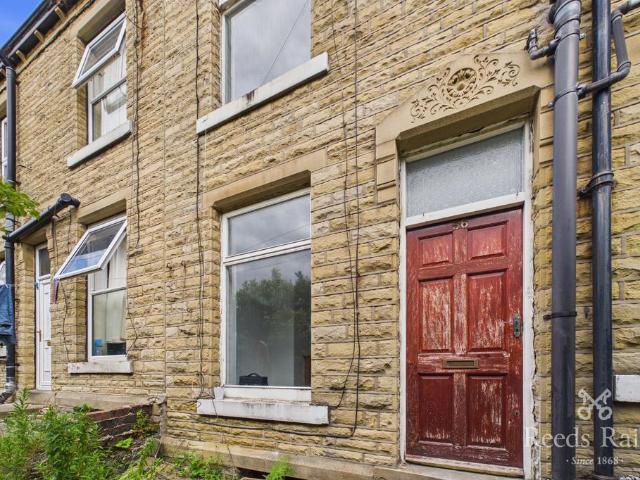 Corby Street, Huddersfield HD2 2 bed terraced house to rent £650 pcm £150 pw