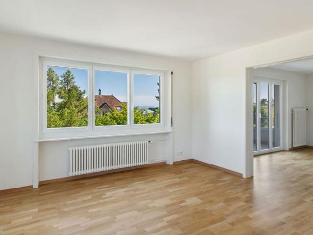 Corcelles, beautiful 3.5 room apartment with balcony, garage, parking space
