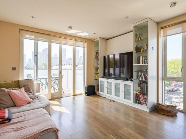 Cordelia Street, Tower Hamlets. 3 bed flat to rent £3,300 pcm £762 pw