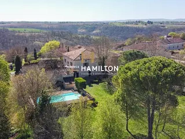 Cordes sur Ciel 81170 Achat / Vente maison 7 pièces t7 au dernier étage piscine