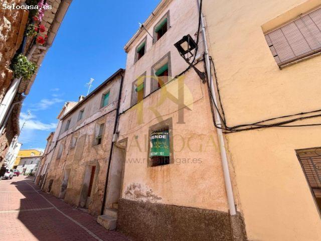 CORDUENTE: Casa tradicional de piedra con 6 dormitorios!