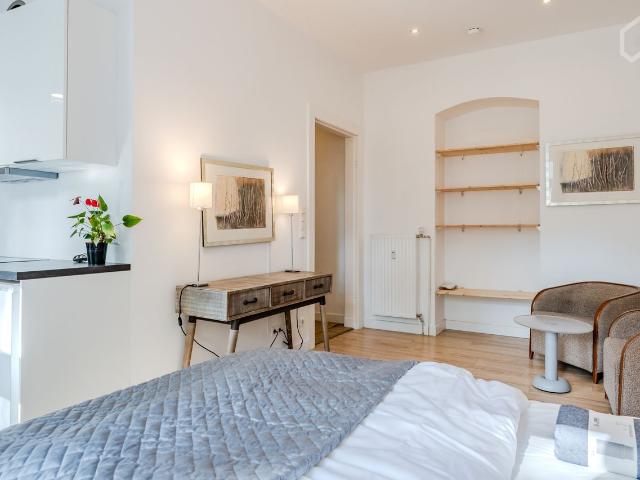 Core sarned Great quiet & calm unique apartment on time, Berlin Amsterdam Apartments for Rent