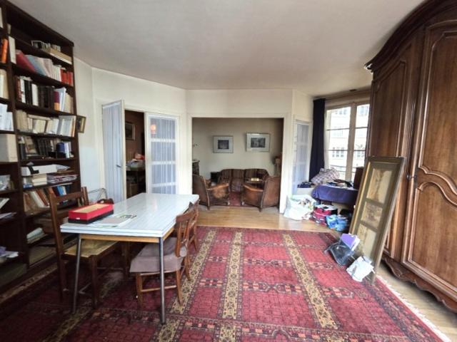 CORENTIN CELTON, limite Paris 15éme, un magnifique appartement familial de 4 pièces de 83 m2