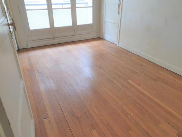 CORENTIN CELTON, PORTE DE VERSAILLES, limite Paris 15éme, en étage élevé, un magnifique appartement familial de 7 pièces de 120 m2