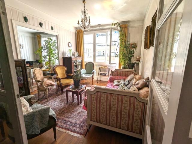 CORENTIN CELTON, PORTE DE VERSAILLES, limite Paris 15éme, magnifique appartement familial de 7 p de 120m2