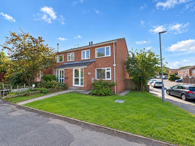 Corfe Mullen 3 bed end of terrace house to rent £1,500 pcm £346 pw