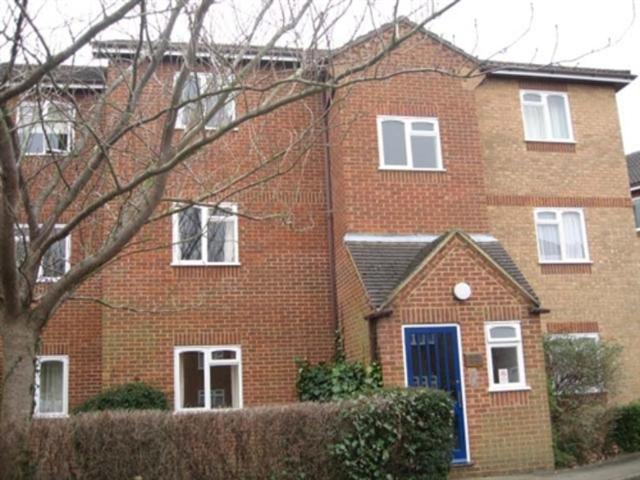 Corfe Place, Maidenhead, Berkshire 1 bed flat to rent £1,175 pcm £271 pw