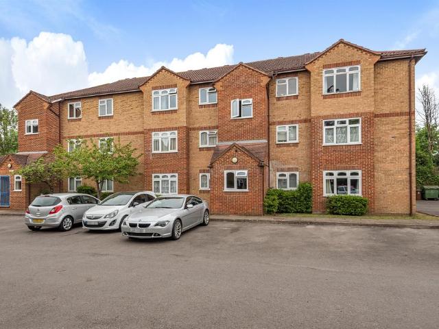 Corfe Place, MAIDENHEAD Studio to rent £1,150 pcm £265 pw