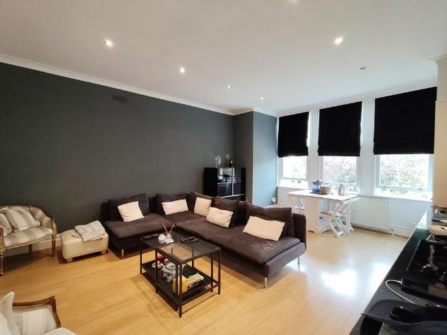 Corfton Road, Ealing 2 bed apartment to rent £2,600 pcm £600 pw
