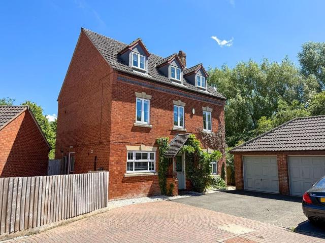 Coriolanus Square, Heathcote CV34, 5 bed detached house to rent, £2,150 pcm | PrimeLocation