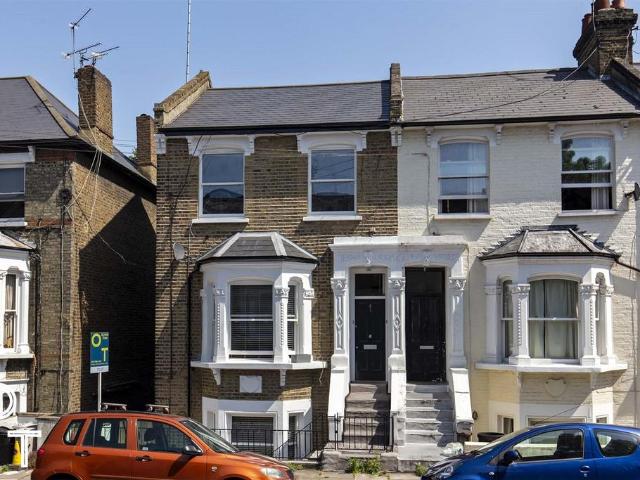 Corinne Road Tufnell Park, N19 2 bed flat to rent £2,700 pcm £623 pw