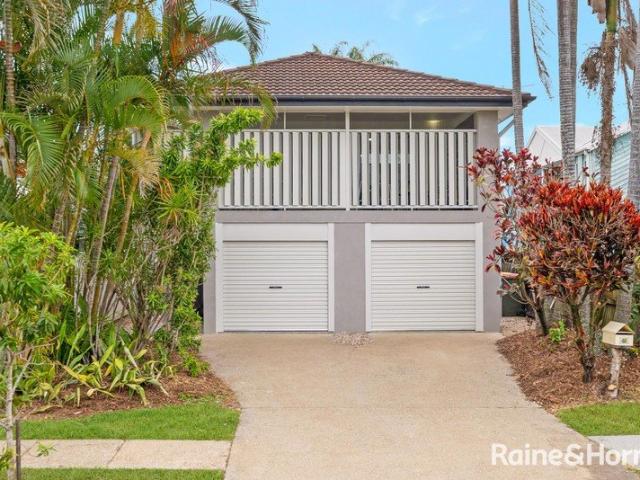 Corinda Village Knockout Multi Living Opportunity!