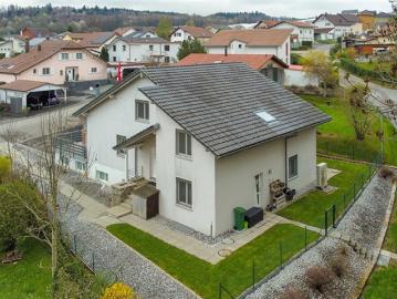 Corjolens große Villa mit 6,5 Zimmern und 2,5 Wohnzimmern