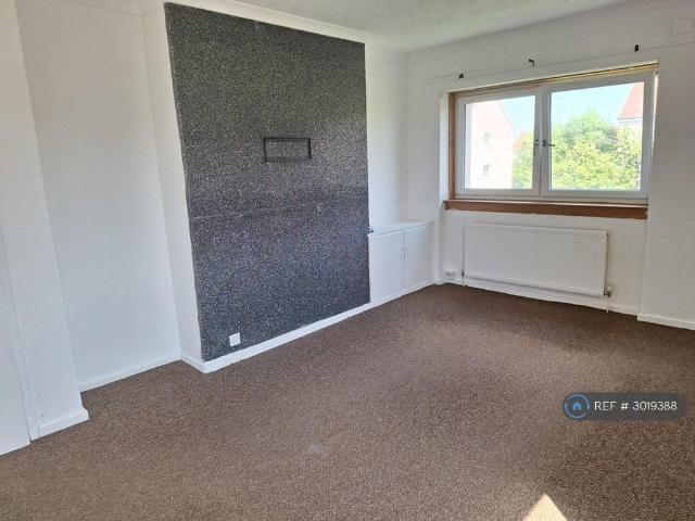 Corlaich Avenue Toryglen, Glasgow, G42 3 bed flat to rent £925 pcm £213 pw